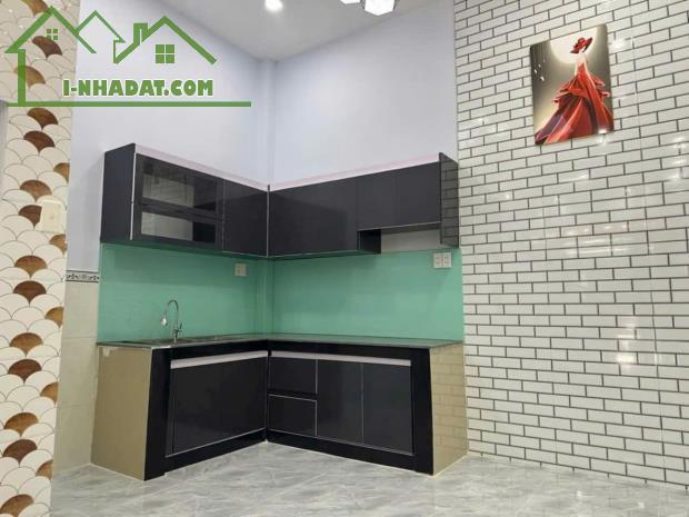 Nhà mới, xe hơi đậu cửa, đối diện chung cư Celadon, 4.3 tỷ - 3