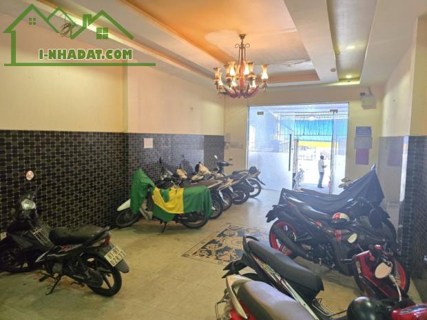 Gấp bán nhà Mặt tiền Linh Xuân, Thủ Đức, 4 tầng dt 210m2, giá chỉ 17T5. - 1
