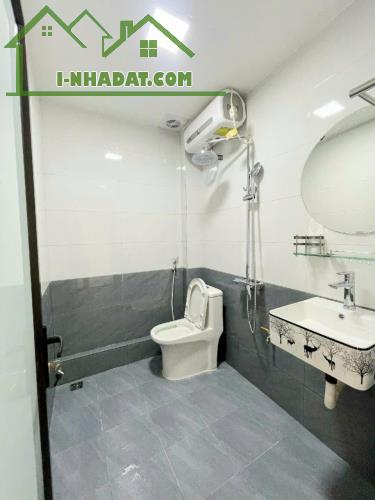 nhà rất đẹp ,chỉ việc xách vali về ở,ngõ 176 phố Trương Định 50 m2 ,4 tầng ,giá  7 tỷ - 2