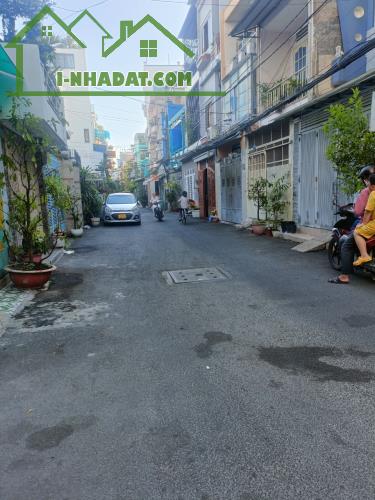 Nhà hẻm 232 Cao Thắng q10 , 1 trệt 4 lầu giá 13.5 tỷ