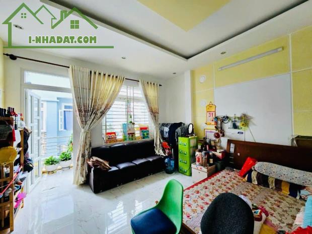 Chỉ 8,1 Tỷ có nhà Nguyễn Xí 51m2 3 Tầng Xe Hơi vào nhà - 3