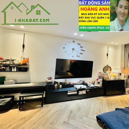 NHÀ MẶT PHỐ ĐƯỜNG Ô TÔ TẠI PHƯỜNG BÌNH TRƯNG ĐÔNG , QUẬN 2 _ 202 m2 ĐẤT_ 2 TẦNG 4 PN _ SHR
