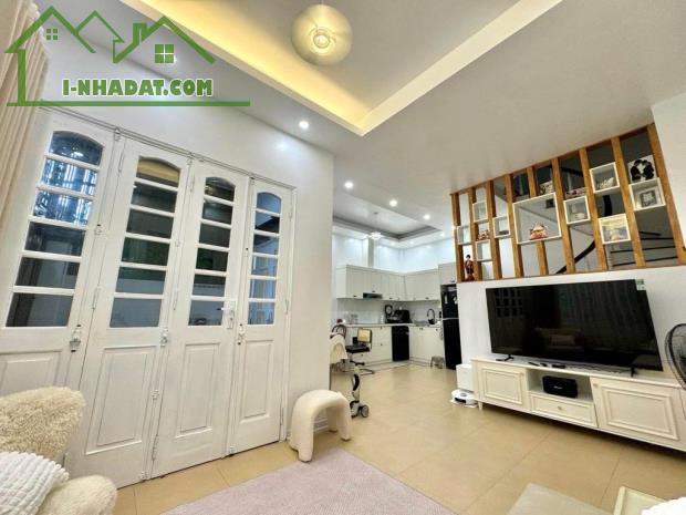 Nhà đẹp, Phố Lê Quang Đạo 40m x 5T, ô tô, ngõ thông, 2 thoáng, gần phố, NT xịn sò 7,1 tỷ