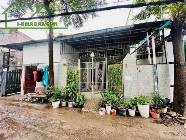 Bán nhà Nguyễn Văn Quá Q12 DT khủng 10x24m Giá bèo 9.7Tỷ còn thương lượng