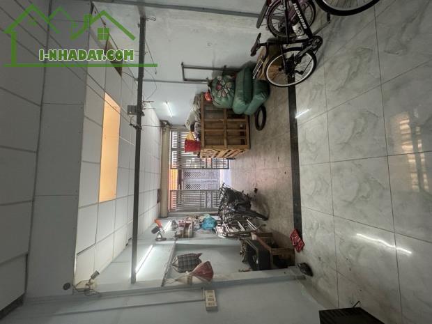 GẤP BÁN NHÀ TÂN PHÚ, SÁT MẶT TIỀN, ĐƯỜNG VƯỜN LÀI, HXH THÔNG, NGANG 4.2M, 80M2, 7.6TY - 1
