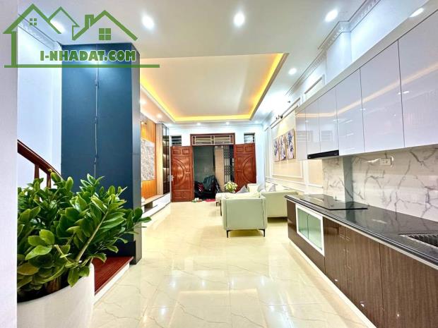 Nhà mới Cạnh NHổn, trục chính kinh doanh xe tải, giá 7.2 tỷ - 2