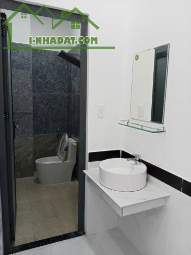 Nhà mới xây 1 lầu 1 trệt 2.85 tỷ/76 m2, 3 phòng ngủ, đừơng 7 m - 3