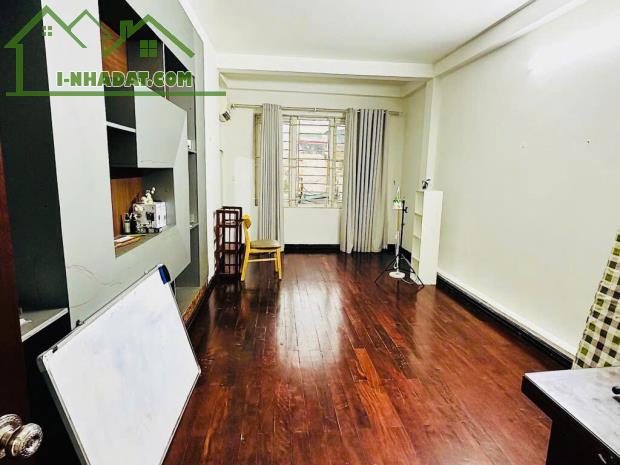 BÁN NHÀ ĐẸP NGUYỄN TRÃI-THANH XUÂN,DT 60m2 x 5 TẦNG, MT 6.4M, GIÁ 10.5 TỶ, HÀNG XÓM ROYAL