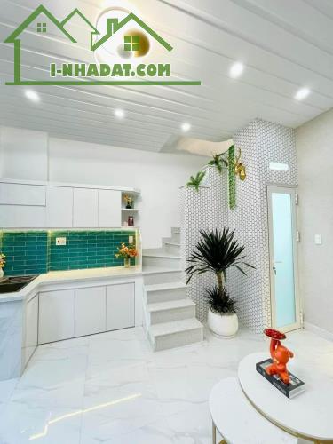 Bán Gấp Nhà 2Lầu ~ DT: 30m2 (SHR), ngay Liên Khu 4-5, Bình Tân. Giá: 1,880 Tỷ (Thương Lượn - 1