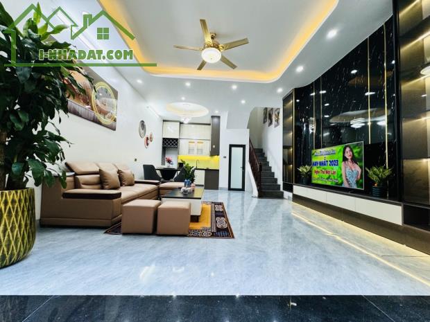 Nhà Cầu Giấy 40m 4 tầng 3 ngủ mặt tiền 5m giá nhỉnh 8 tỷ - 3