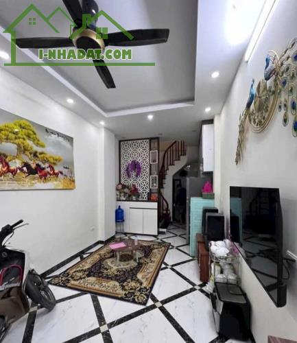 🌼 NHÀ ĐẸP MINH KHAI 6,5 TỶ/ 30M2- Ô TÔ ĐỖ CỔNG - LÔ GÓC - KINH DOANH ONLINE .