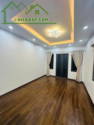 KHÚC THỪA DỤ -CẦU GIẤY - DT 35M2 X5T - MT4M - 8.25TỶ -FULL NỘI THẤT- TIỆN ÍCH BẠT NGÀN - 4