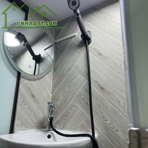 Bán nhà mặt phố Hàng Hành, 15m2 x 5 tầng mới đẹp khép kín, 15.2 tỷ, kinh doanh đỉnh