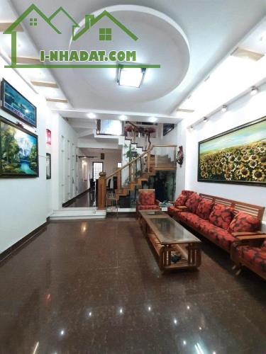 Cho thuê nhà 3 tầng đường 7.5m Lý Đạo Thành, Sơn Trà, Đà Nẵng.