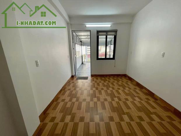 2 Thoáng, Thang máy, 40m2, Phố Nguyễn Sơn, Long Biên, 11x tỷ.