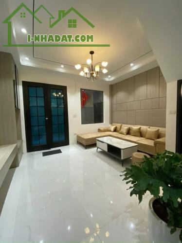 Siêu phẩm, Nhà mới koong Cầu Giấy 45m x 5T, mt 5,1m, ngõ thông, ô tô, kd, full NT 10,4 tỷ.
