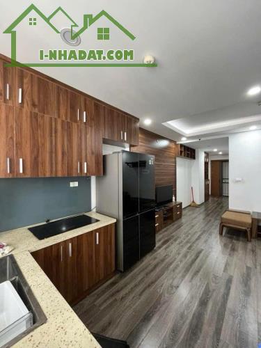 (Tin thật 100%) Căn hộ 56m2 x 2PN có slot ô tô tại A14A2 Nam Trung Yên - Ban công Đông - 1