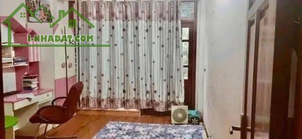 Cho thuê nhà Phố Chợ Khâm Thiên, 35m2, 6 tầng, chỉ 10 triệu, vào ngay - cho ở gia đình,