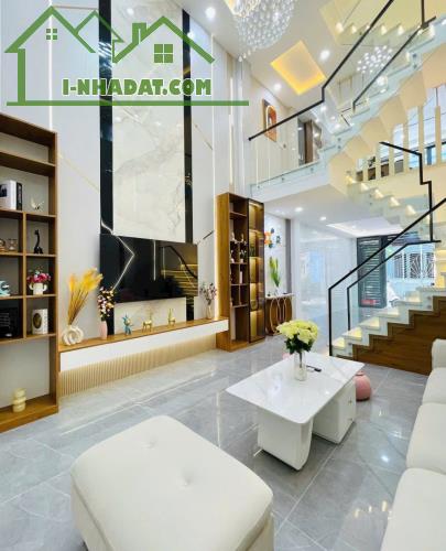 NHÀ ĐẸP GIÁ HỜI TẠI NGUYỄN TRÃI - QUẬN 5, DT 60M2, HẺM XE HƠI, SỔ HỒNG RIÊNG CHỈ 2 TỶ 435 - 1