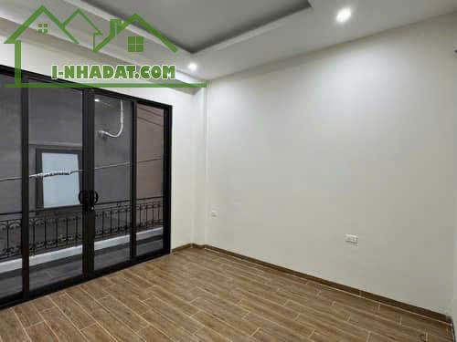 PHÂN LÔ Ô TÔ VÀO NHÀ PHỐ THÁI HÀ - ĐỐNG ĐA - 40M2 x 4T - MT 4M - 13.2 TỶ -NHÀ SÁT PHỐ - 2