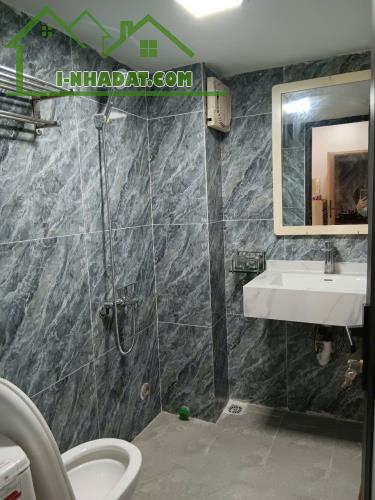 Bán chung cư có sổ đỏ 2 ngủ,74m2 khu vực Linh Đàm, Hà Nội giá giá rất rẻ