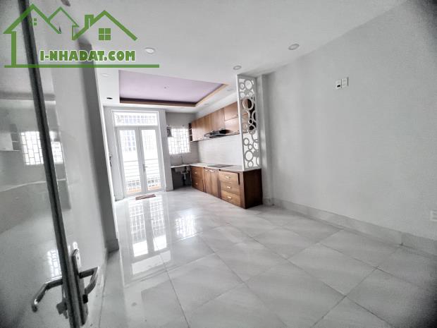 Bán nhà mặt tiền quận 11 - Khu hiếm kinh doanh đa nghành - 13.2 T - 3