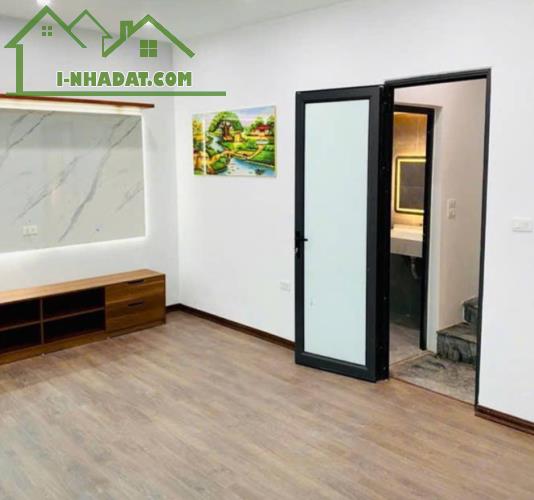 Bán nhà lô góc Hoàng Mai, nhà dân xây, ngõ nông rộng, 30m2, 5 tầng, 5 tỷ - 2