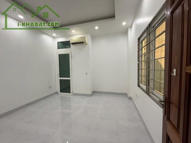 NHÀ 58M2*5T GIÁP BÁT, NGÕ Ô TÔ TRÁNH, KINH DOANH TỐT - 2