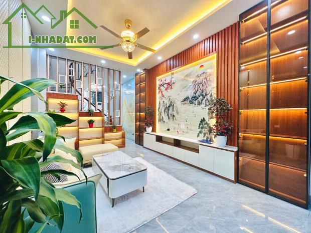 BÁN NHÀ THÁI THỊNH - ĐỐNG ĐA - 46M2 x 5T - MT 3.5M - 9.98 TỶ - LÔ GÓC - OTÔ DỪNG ĐỖ 24/7 - 2