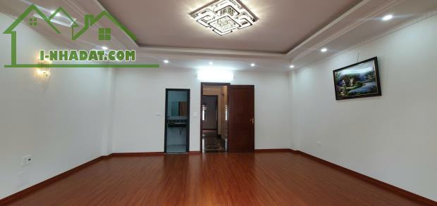 Bán nhà Nguyễn Văn Linh, Việt Hưng vỉa hè, ô tô tránh, kinh doanh 70m2 chỉ 16 tỷ hơn - 1