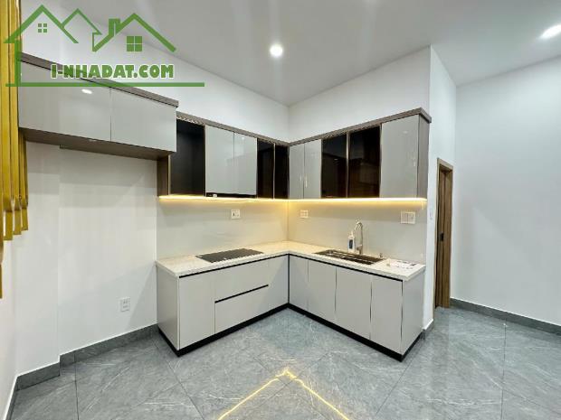 🏡 NHÀ ĐẸP HẺM XE HƠI, 3 TẦNG - CỐNG LỞ, TÂN BÌNH - CHỈ 6.65 TỶ 💎 💡 Thông tin chi tiết: - 2