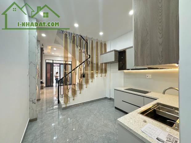 🏡 NHÀ ĐẸP HẺM XE HƠI, 3 TẦNG - CỐNG LỞ, TÂN BÌNH - CHỈ 6.65 TỶ 💎 💡 Thông tin chi tiết: - 5