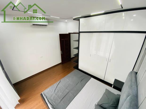 BÁN NHÀ TRUNG TÂM ĐỐNG ĐA, CHỈ 1 NHÀ RA MẶT PHỐ, ÔTÔ CẤT TRONG NHÀ, 5 TẦNG MỚI, KINH DOANH - 2
