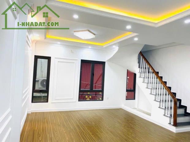 Bán nhà riêng phố Lạc Long Quân phân lô, kinh doanh gần phố giá nhỉnh 6 tỷ - 2