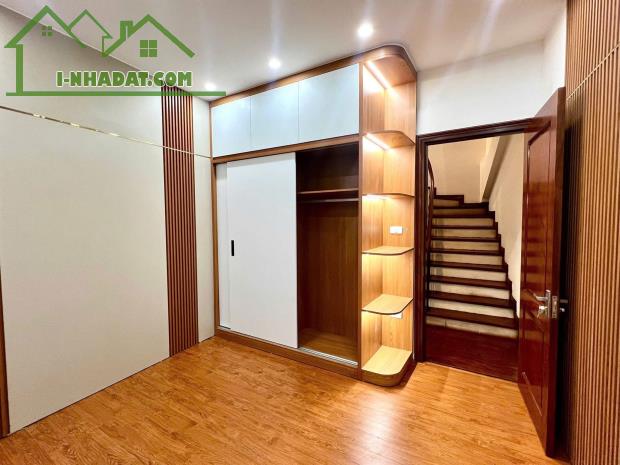 HOA HẬU NGỌC THUỴ 44m2 x 5T MỚI TINH KHÔI FULL NỘI THẤT 1 NHÀ RA ÔTÔ. 6,9TỶ - 2