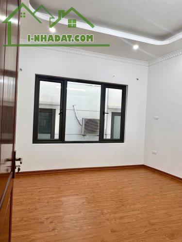 HOA HẬU NGỌC THUỴ 44m2 x 5T MỚI TINH KHÔI FULL NỘI THẤT 1 NHÀ RA ÔTÔ. 6,9TỶ - 4