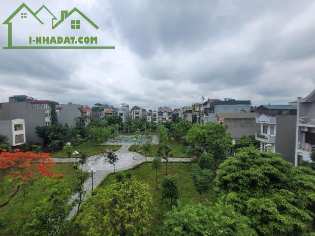 TĐC GIANG BIÊN-PHÂN LÔ-VỈA HÈ-ÔTÔ TRÁNH-KINH DOANH-VIEW VƯỜN HOA. DT:64m². 4tầng. Giá:16tỷ - 5