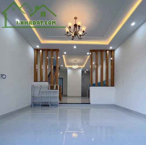 Bán nhà 1 Trệt 1 lầu 1 Tum đường Lê Quang Định vũng tàu DT: 90m² giá 4 tỷ 2