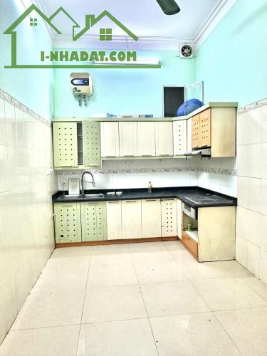 Bán nhà Phố Nguyễn Ngọc Nại, Thanh Xuân. DT: 45m. Vỉa hè Oto tránh, K doanh. Giá: 15 tỷ 9 - 1