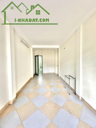 Bán nhà Phố Nguyễn Ngọc Nại, Thanh Xuân. DT: 45m. Vỉa hè Oto tránh, K doanh. Giá: 15 tỷ 9