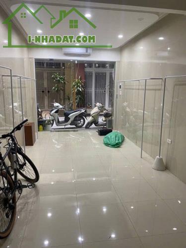 Bán Gấp Căn 40m2 4 Tầng Phố Lý Nam Đế, Hoàn Kiếm, Kinh Doanh, Ô Tô Đỗ Cửa 13.X Tỷ