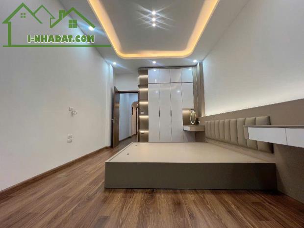 BÁN NHÀ MINH KHAI Ở LUÔN, NGÕ NÔNG, GẦN Ô TÔ, DÂN XÂY, HAI THOÁNG 63M2 GIÁ CHỈ 10 TỶ - 4