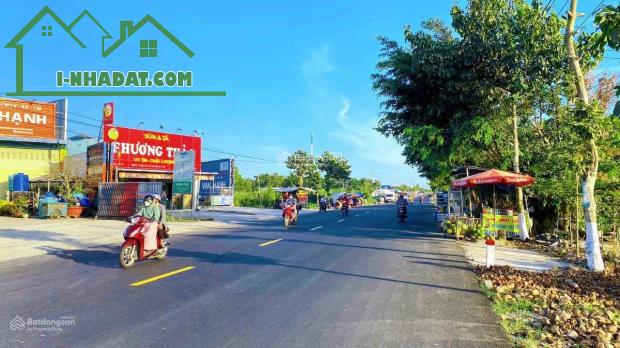 Bán rẻ 3sào(3.500m2)full SHR 400m2 tc,Đ:22m,sát chợ trường sầm uất (giữa 3kcn,2T PHỐ)tổng - 3