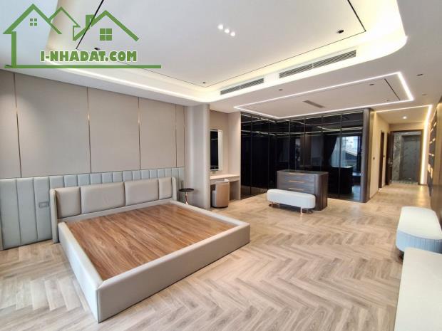 VIP! Nhà Phố Nguyễn Văn Cừ, Ngọc Lâm, Long Biên, 100m2, MT5m, Gara Ô Tô, Thang Máy