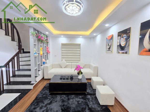 Chính chủ gửi bán. Nhà 42m2 có gác lửng đẹp như hình. Nhà full nội thất - 3