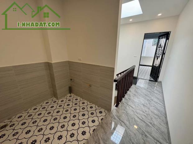 SIÊU PHẨM SÀI ĐỒNG 50M2 x 4T MẶT NGÕ THÔNG 10M OTO TRÁNH, GẦN PHỐ SẦM UẤT. 7,3TỶ - 5