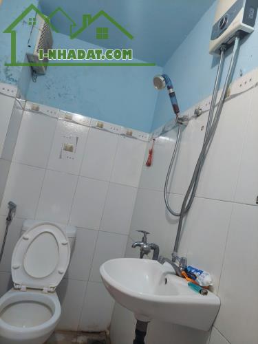 ♪ Nhà kiệt 3m thẳng ra Lê Độ, 69m2, kẹp cống, MT hơn 8m, 2 căn nhà riêng, 2.6 tỷ - 4