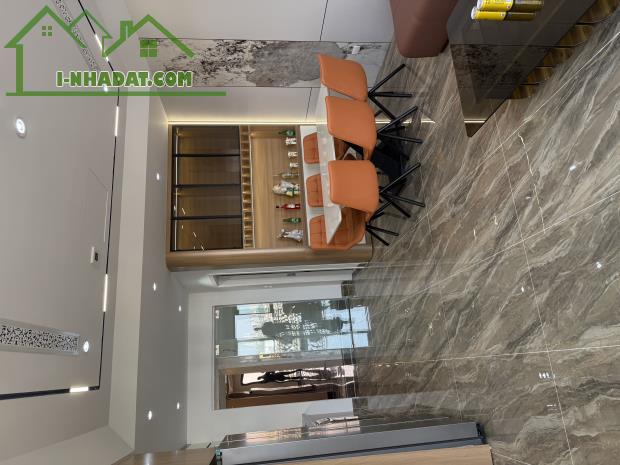 Bán nhà trung tâm Long Biên 60m2, 8tầng, mặt tiền 5m, giá bán hơn 16 tỷ. - 1