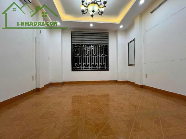 Cho thuê nhà ngõ ô tô Khương Trung 6 tầng x 25m2, 4 ngủ, 4 WC, chỉ 12.5 Triệu - 2