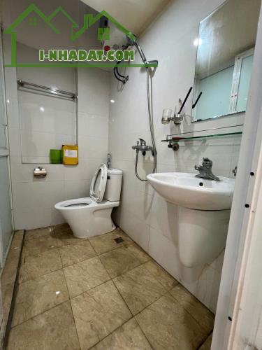 Cho thuê nhà ngõ ô tô Khương Trung 6 tầng x 25m2, 4 ngủ, 4 WC, chỉ 12.5 Triệu - 4